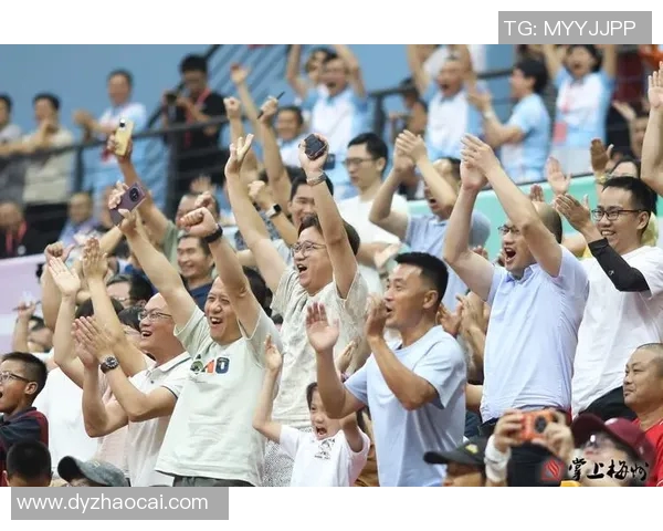 中国传奇足球明星齐聚一堂共庆足球盛宴精彩赛事点燃球迷热情